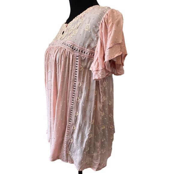 New LIV LOS ANGELES Women's Blush Embroidered Swiss Dot Blouse Size 1X - Picture 4 of 7